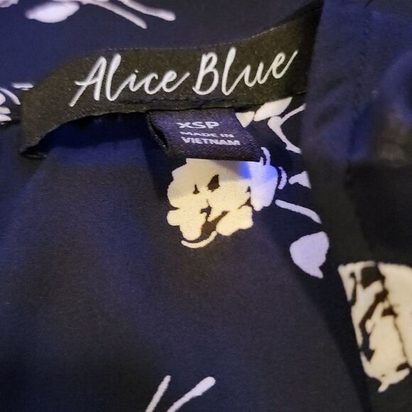 NWOT Alice Blue black and white floral top - Picture 4 of 5